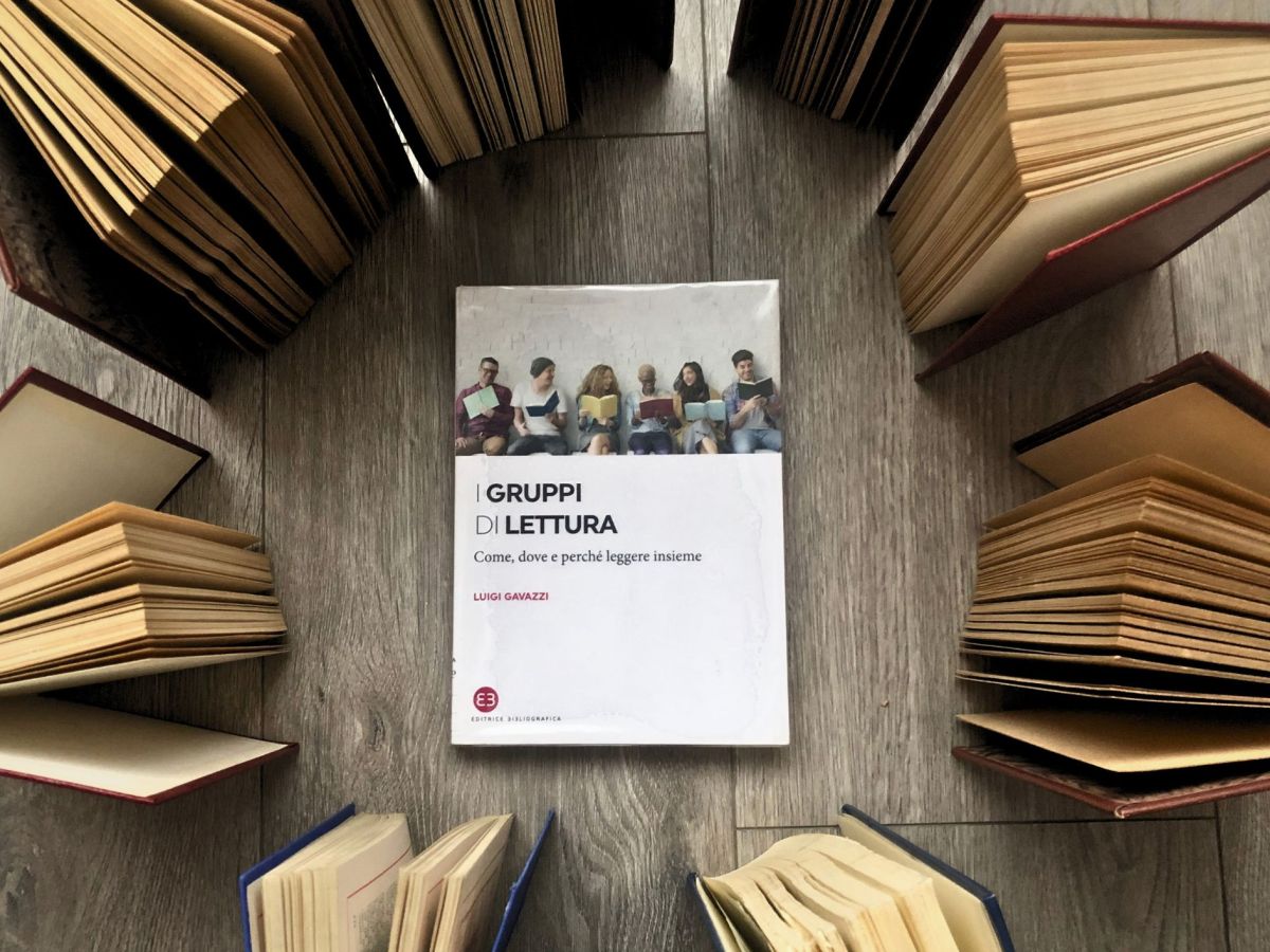 Entrare, vivere e gustare un gruppo di&nbsp;lettura.