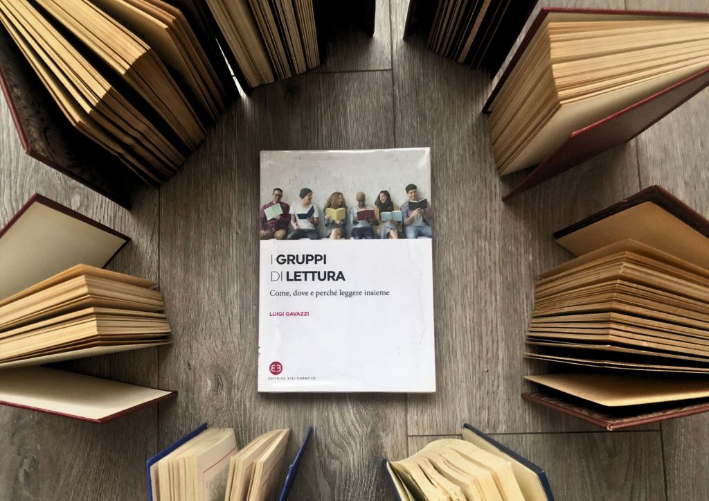 Entrare, vivere e gustare un gruppo di&nbsp;lettura.